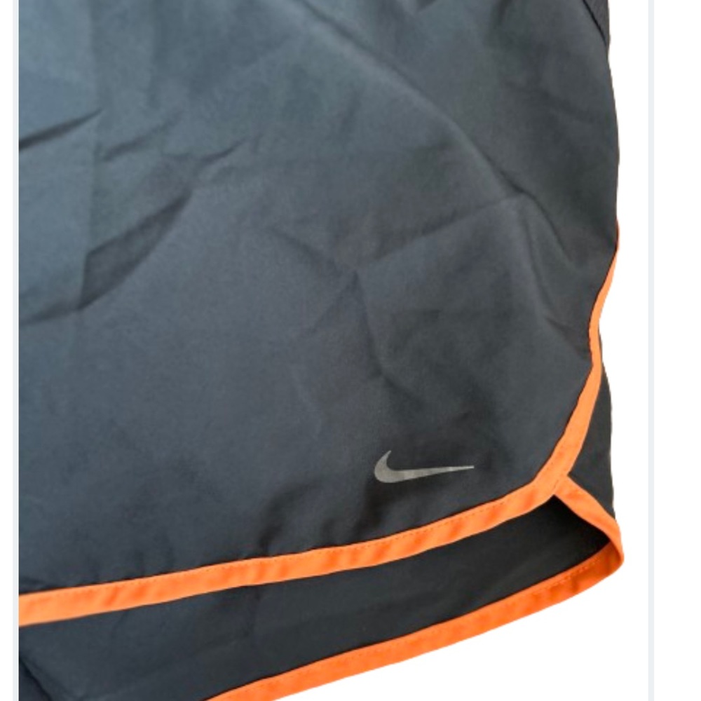 Nike running short small - Picture 2 of 4